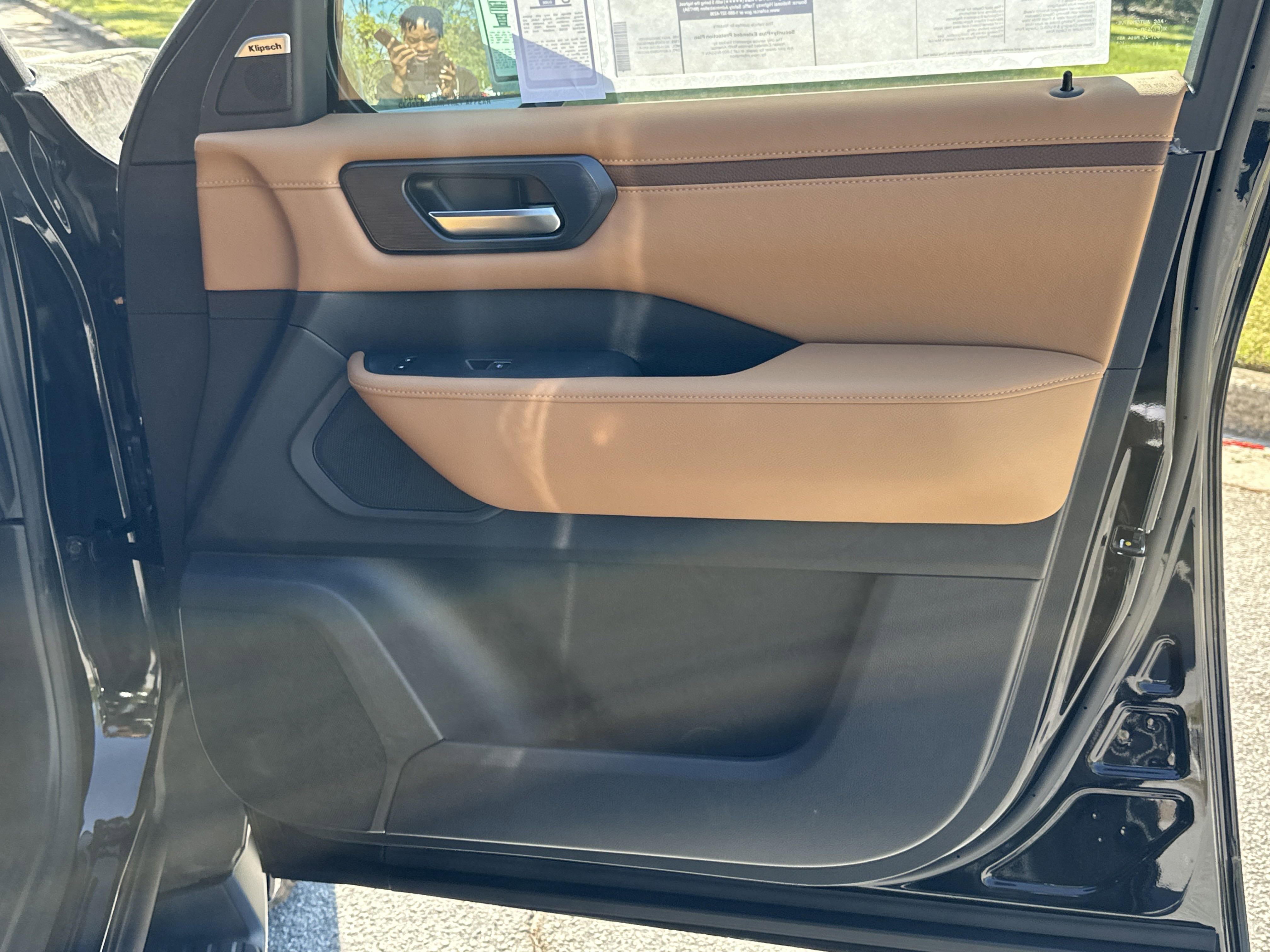 New 2025 Nissan Armada SL w/ Captain's Chari Seat Package image 14
