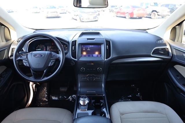 Used 2020 Ford Edge SE image 16