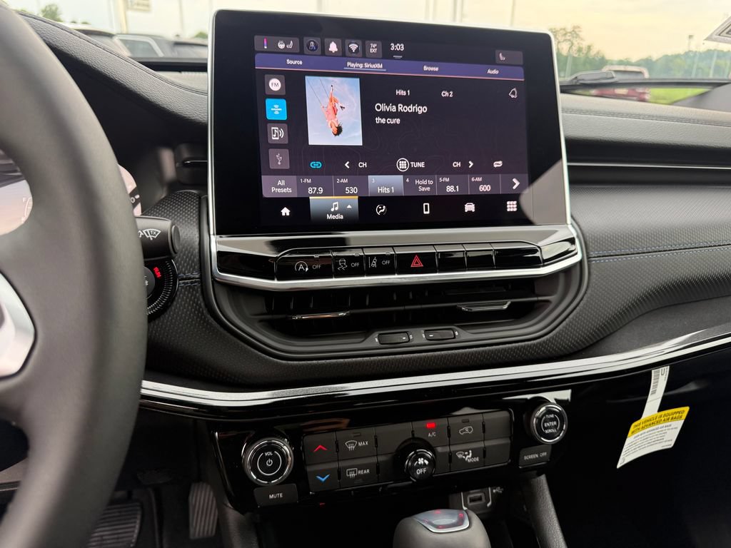 New 2026 Jeep Compass Latitude AWD/4WD image 10