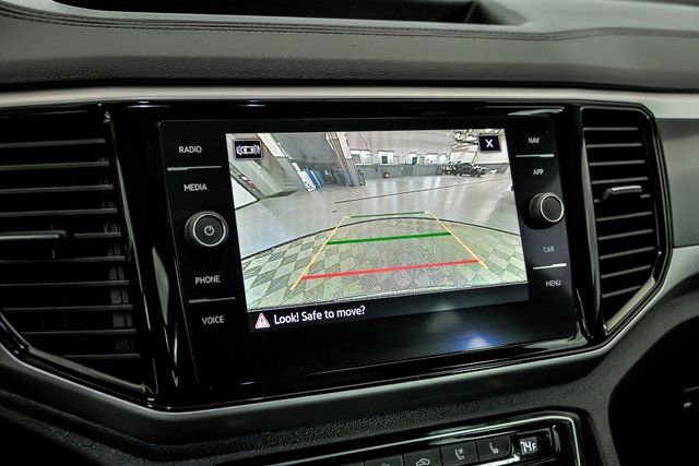 Used 2022 Volkswagen Atlas SEL Premium image 20