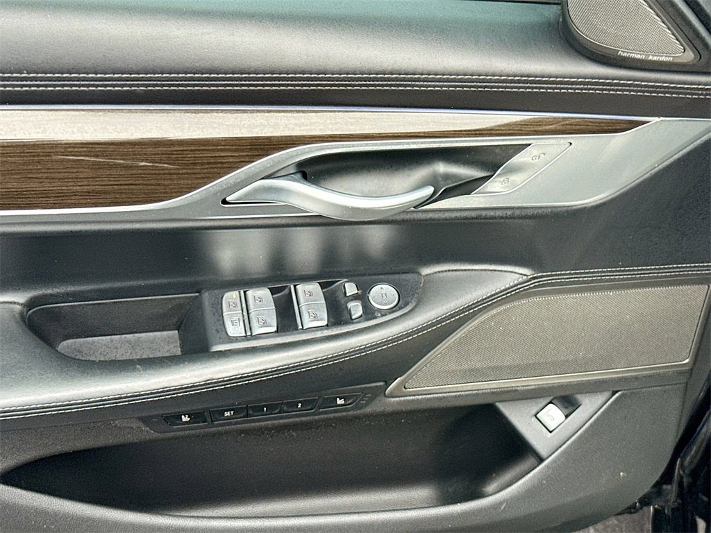 Used 2022 BMW 750i xDrive w/ Executive Package image 19