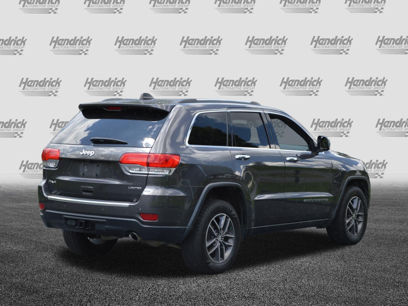Used 2017 Jeep Grand Cherokee Limited w/ Luxury Group II AWD/4WD image 11