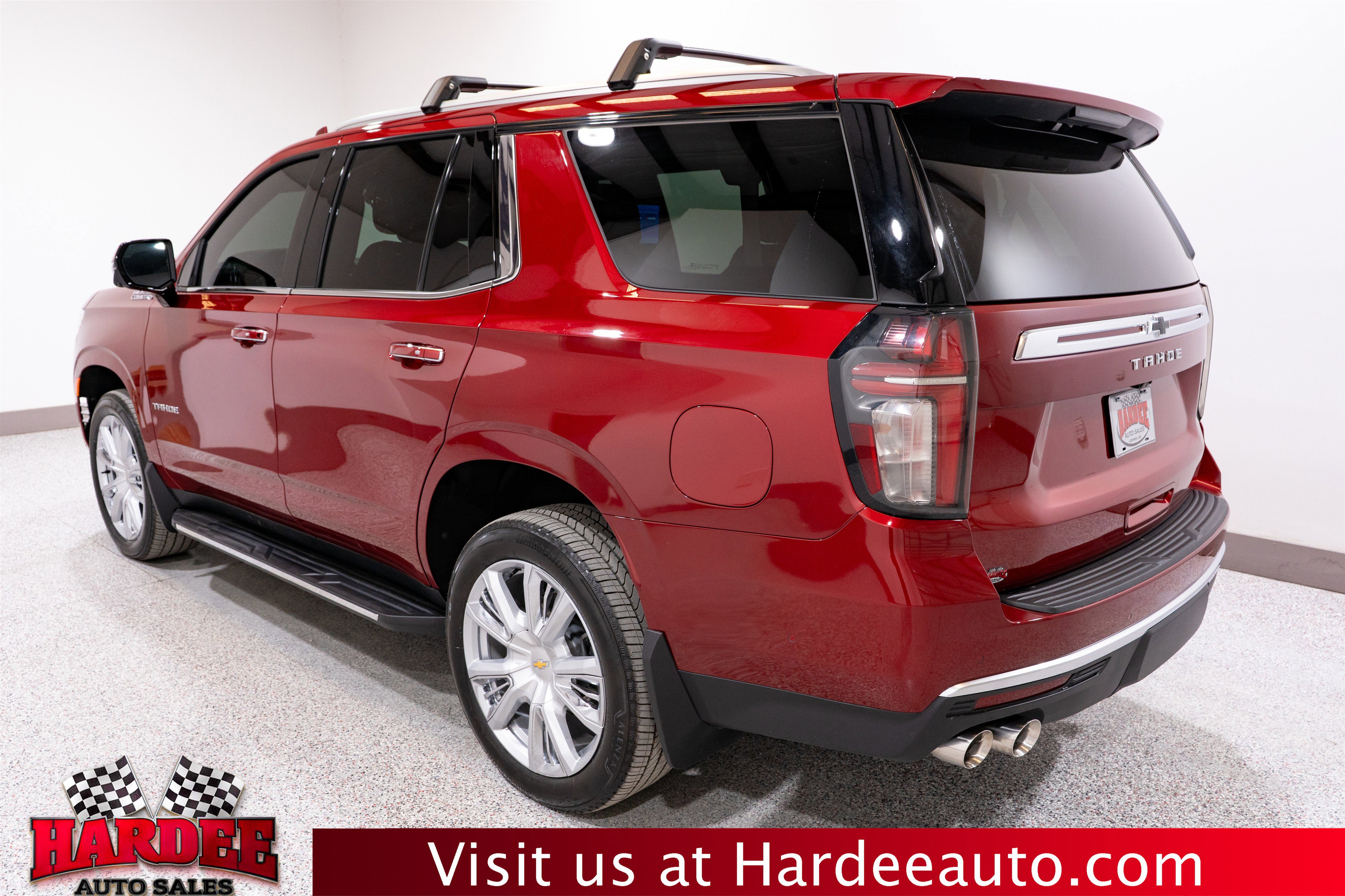 Used 2024 Chevrolet Tahoe High Country w/ Advanced Technology Package AWD/4WD image 3