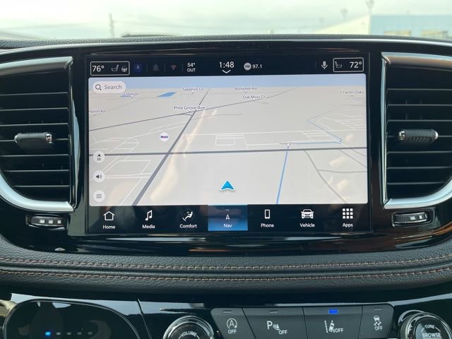 New 2026 Chrysler Pacifica Pinnacle w/ Trailer Tow Group FWD image 13