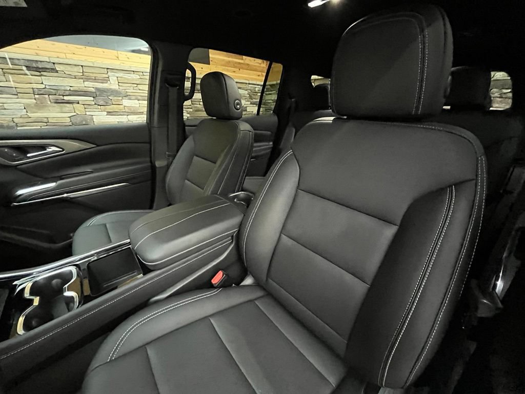 Used 2025 Chevrolet Traverse LT w/ Driver Confidence Package AWD/4WD image 25