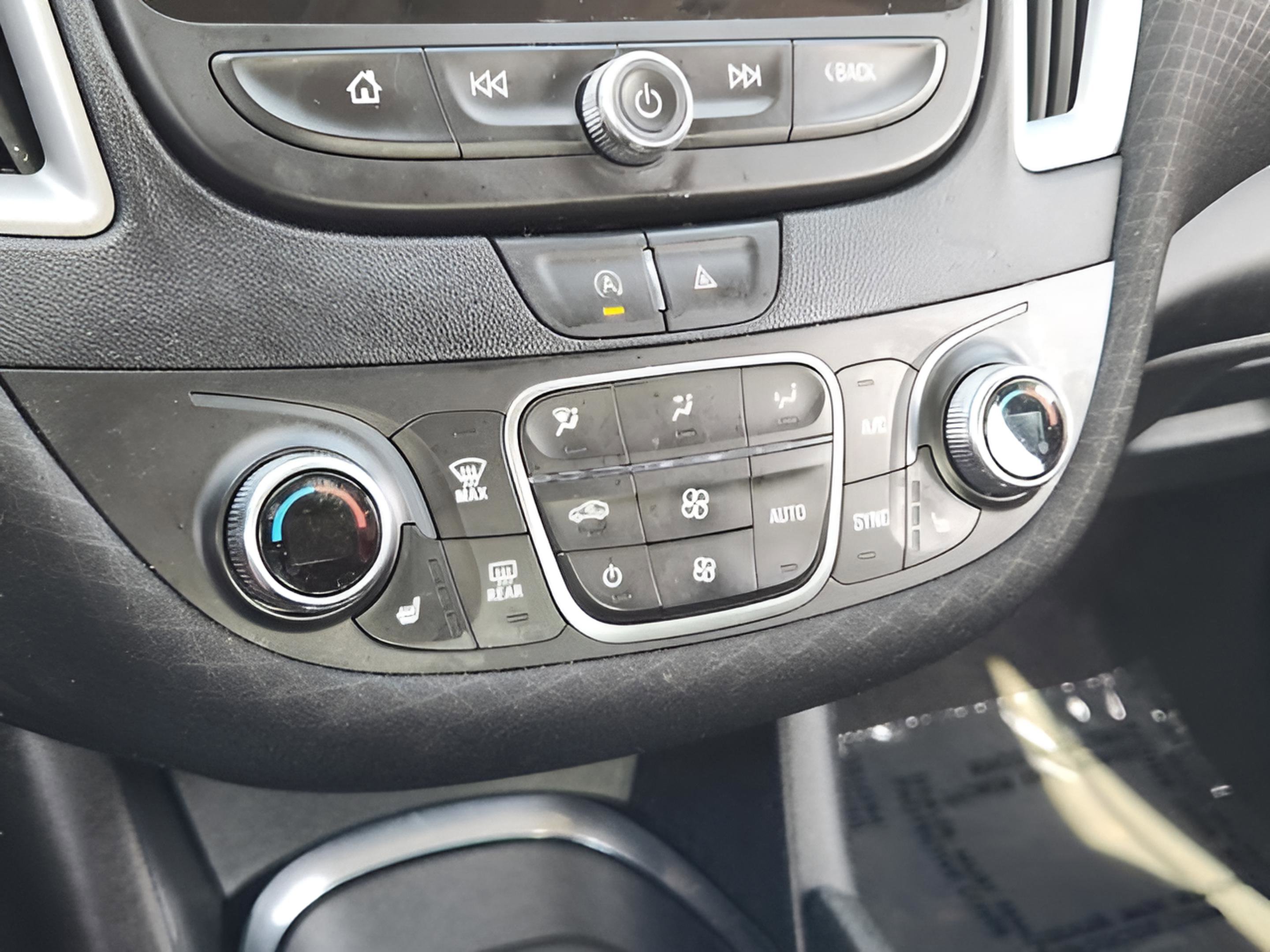 Used 2023 Chevrolet Malibu LT FWD image 14