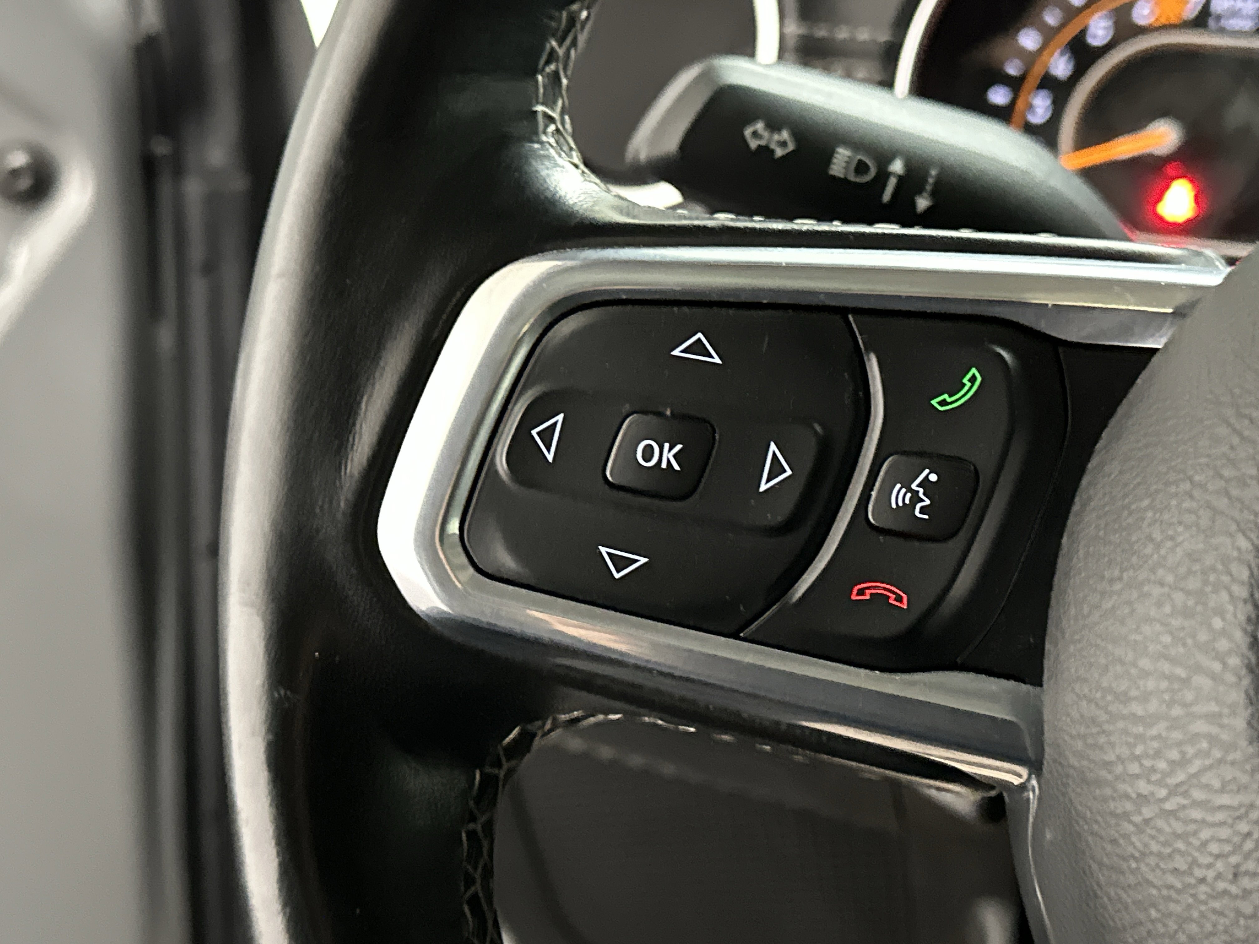 Used 2019 Jeep Wrangler Unlimited Sahara w/ Dual Top Group image 28