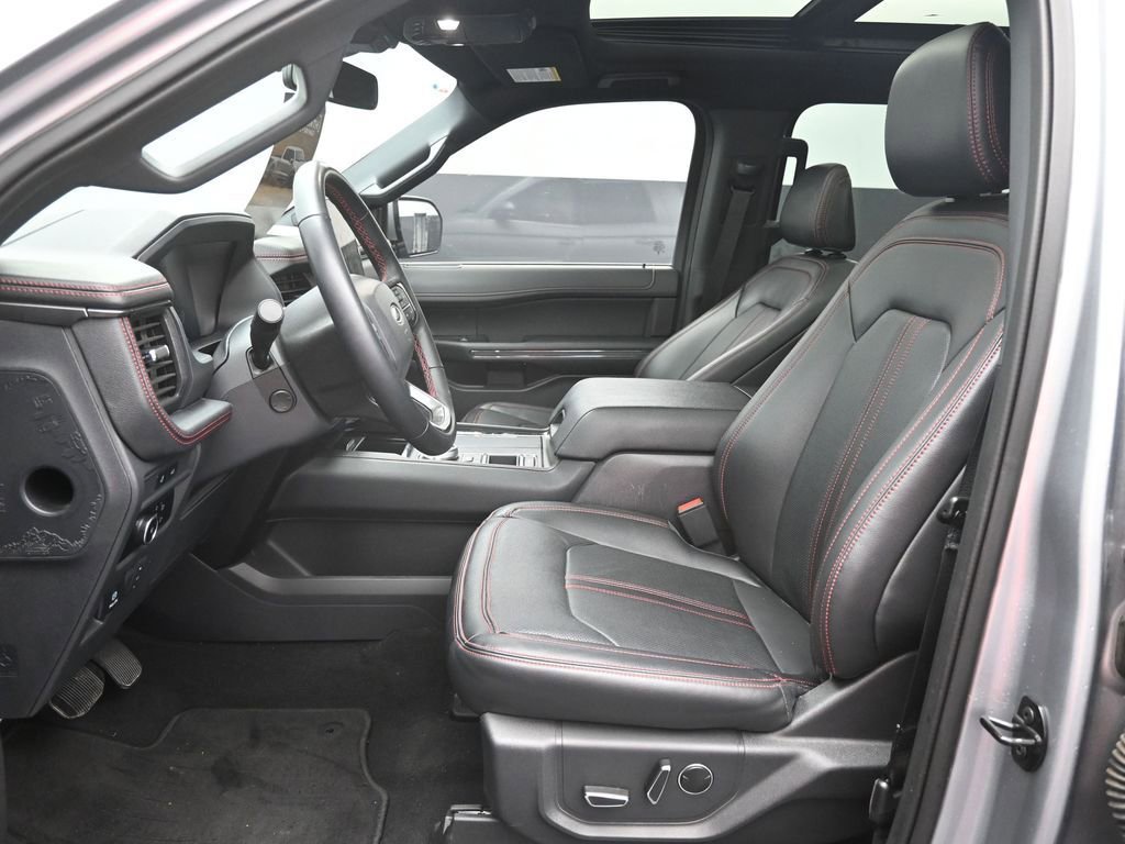 Used 2024 Ford Expedition Limited image 18