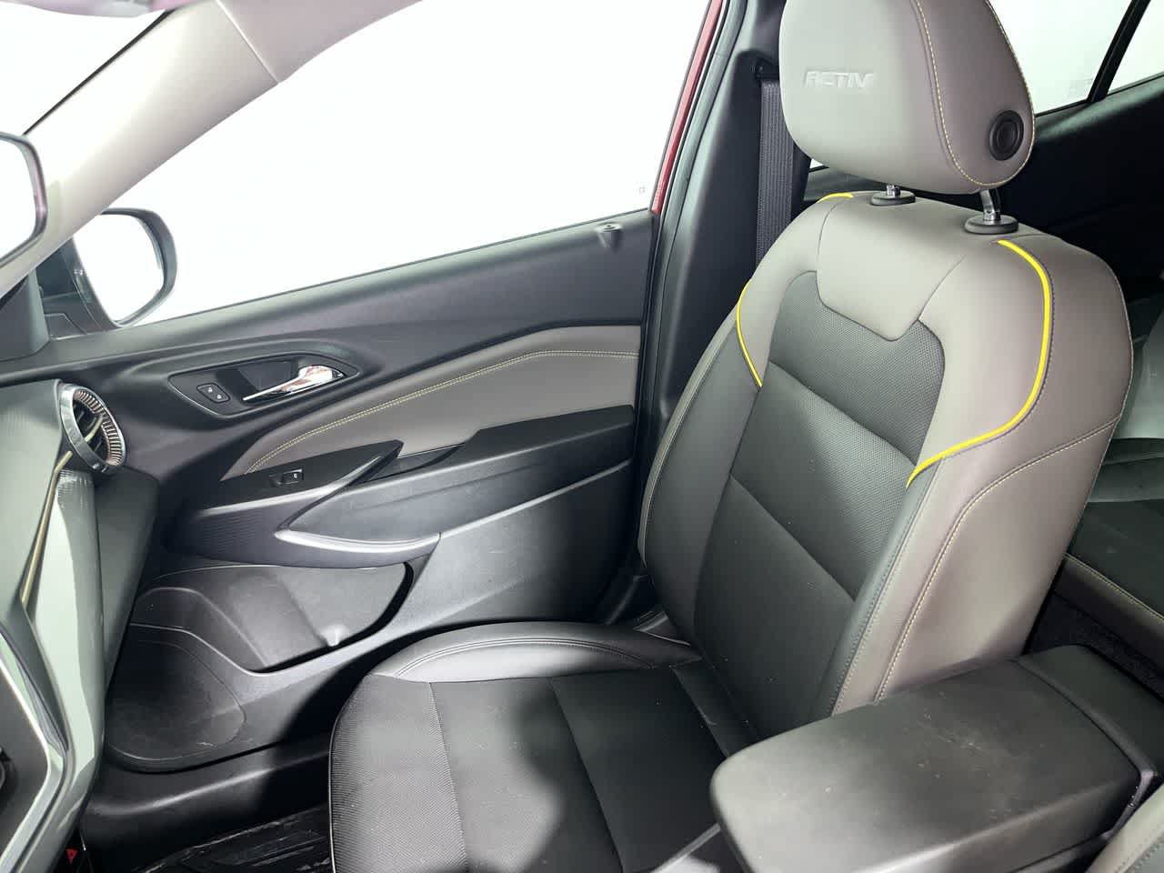 Used 2024 Chevrolet Trax ACTIV w/ Sunroof Package FWD image 27
