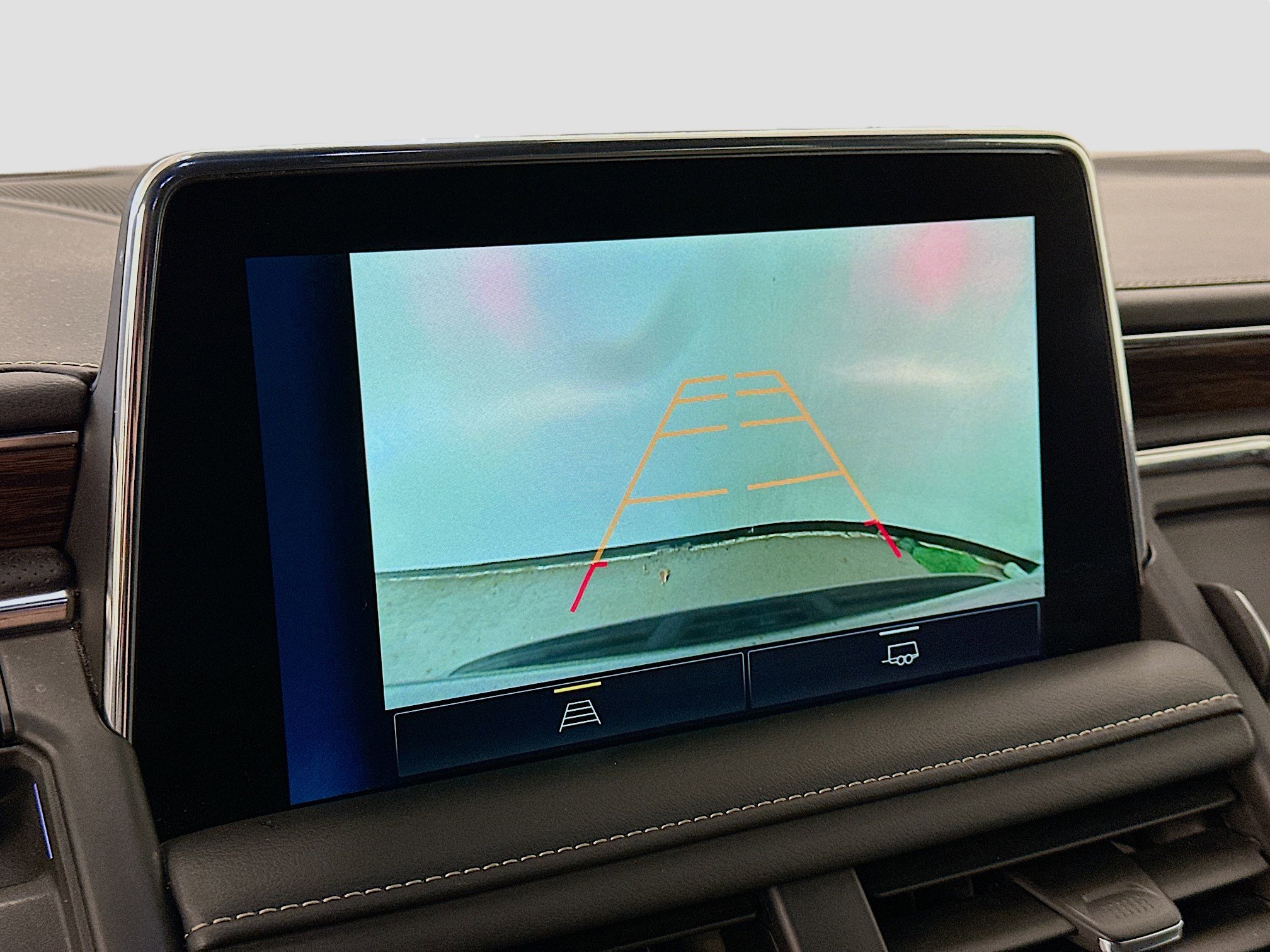 Used 2024 Chevrolet Suburban Premier image 23