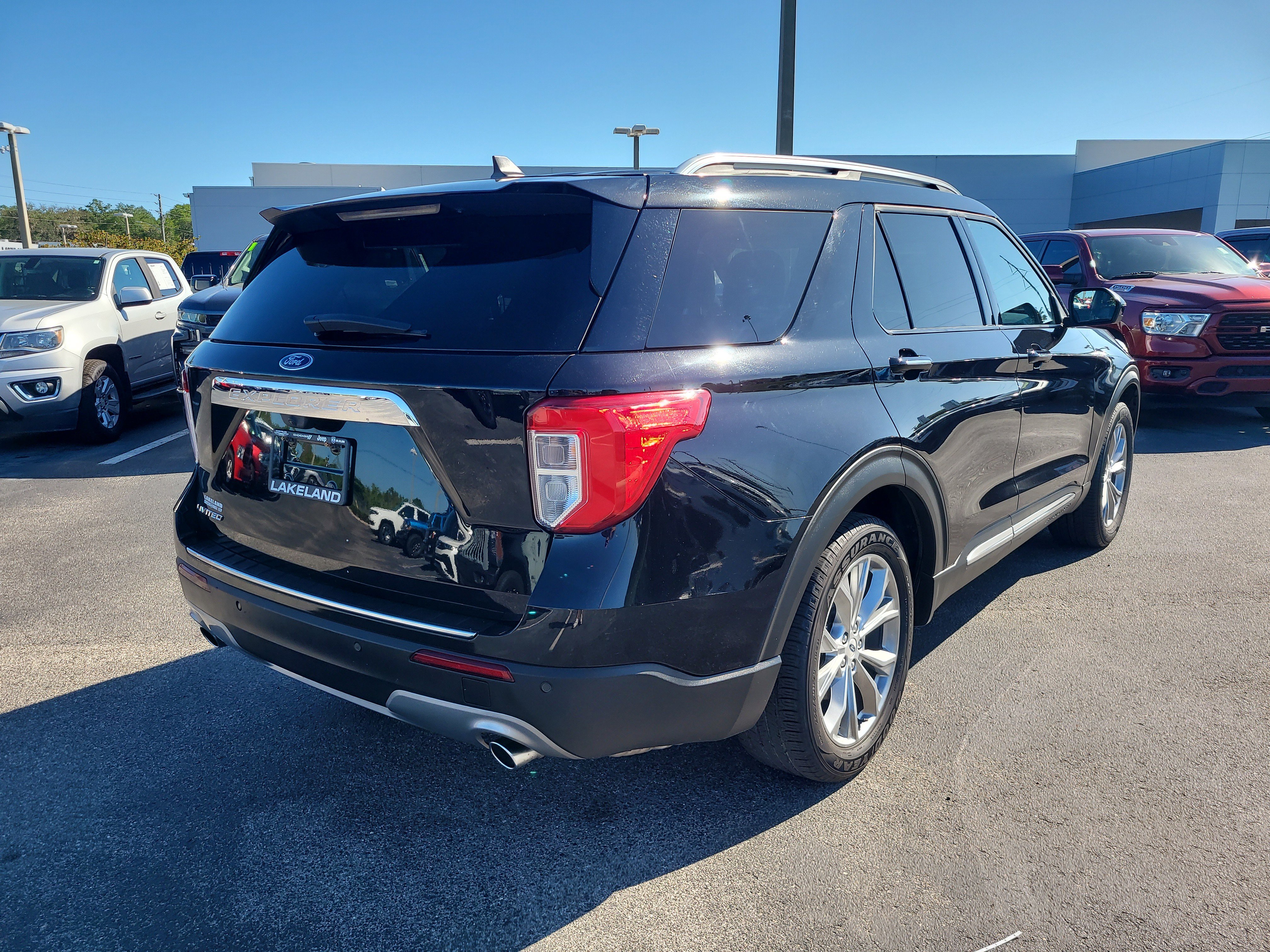 Used 2024 Ford Explorer Limited image 4