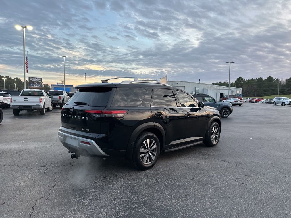 Used 2023 Nissan Pathfinder SL image 3