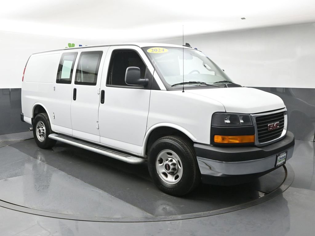 Used 2024 GMC Savana 2500 w/ Driver Convenience Package image 2