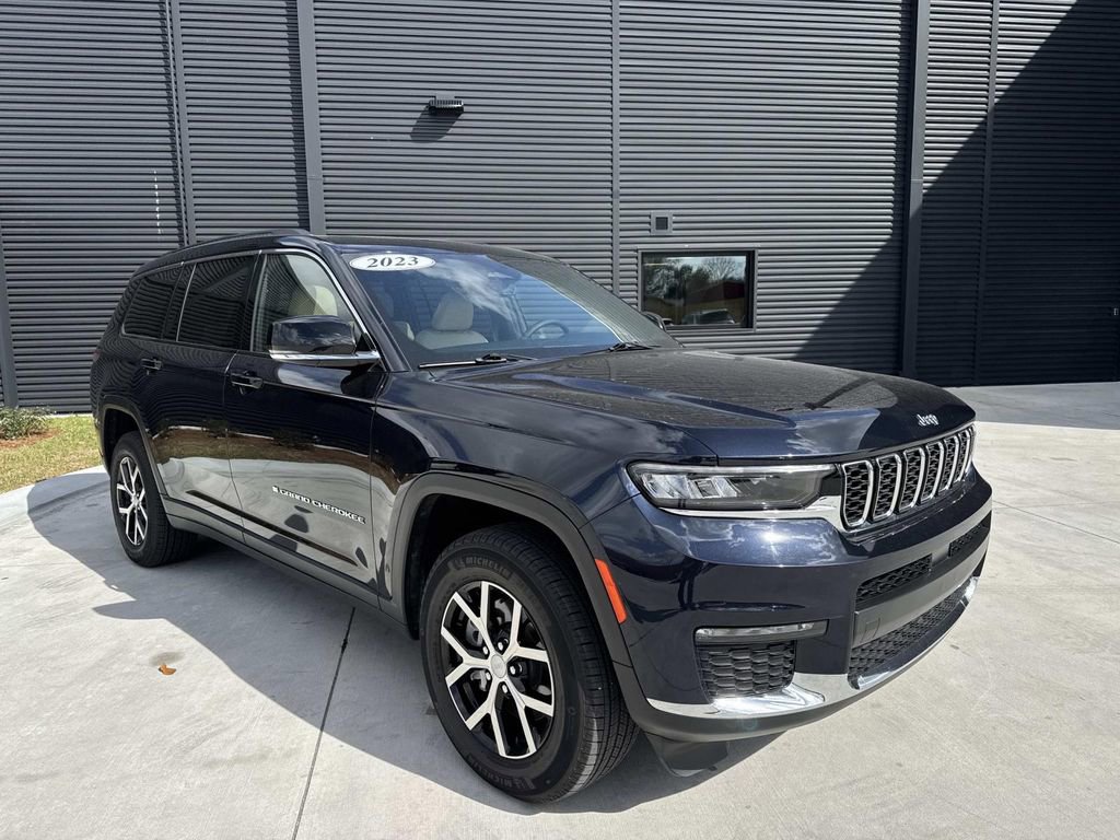 Used 2023 Jeep Grand Cherokee L Limited image 9
