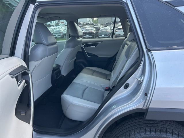 Used 2020 Toyota RAV4 Limited FWD image 6