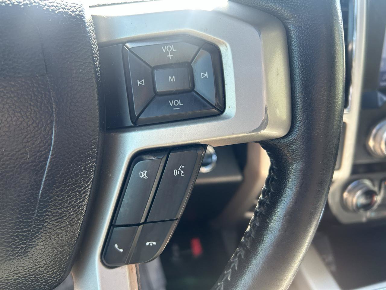 Used 2019 Ford F150 Lariat w/ Equipment Group 502A Luxury AWD/4WD image 18