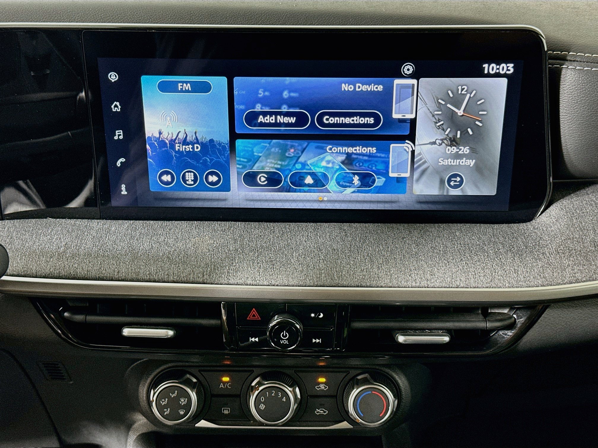 Used 2025 Nissan Kicks SV FWD image 23