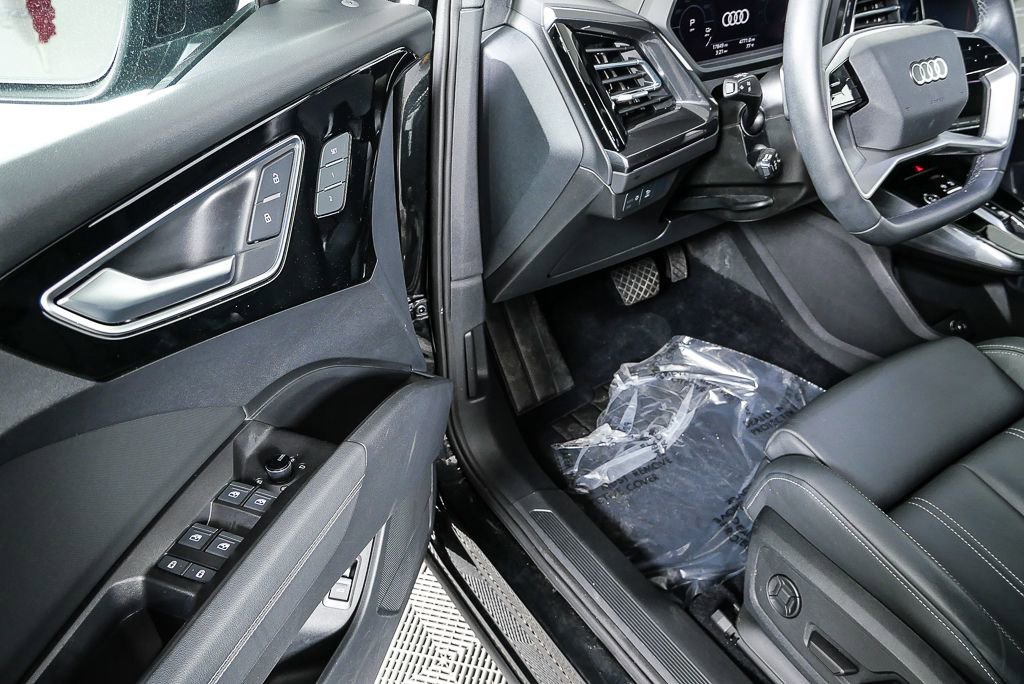 Certified 2023 Audi Q4 e-tron Prestige w/ Black Optic Package image 7