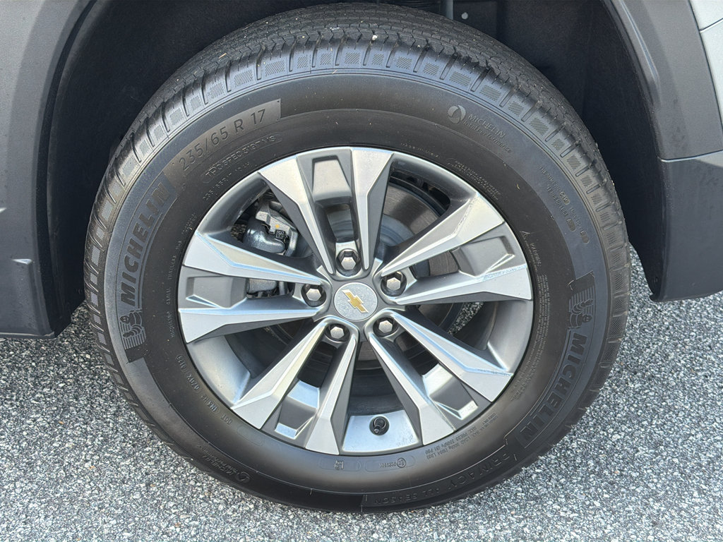 Used 2026 Chevrolet Equinox LT AWD/4WD image 32
