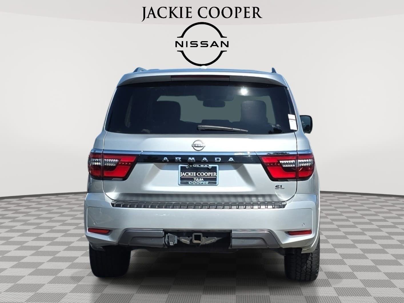 Used 2021 Nissan Armada SL w/ Captain's Chairs Package AWD/4WD image 6