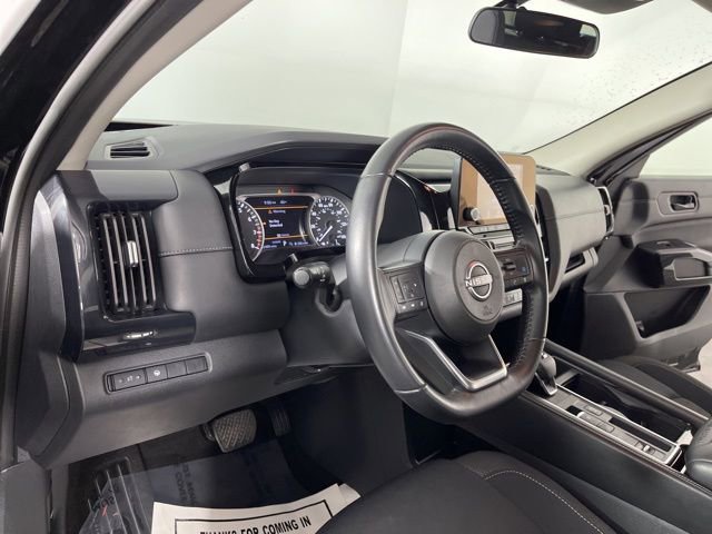 Used 2024 Nissan Pathfinder SV image 19