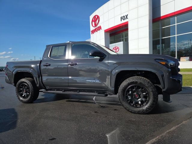Used 2026 Toyota Tacoma SR5 AWD/4WD image 1
