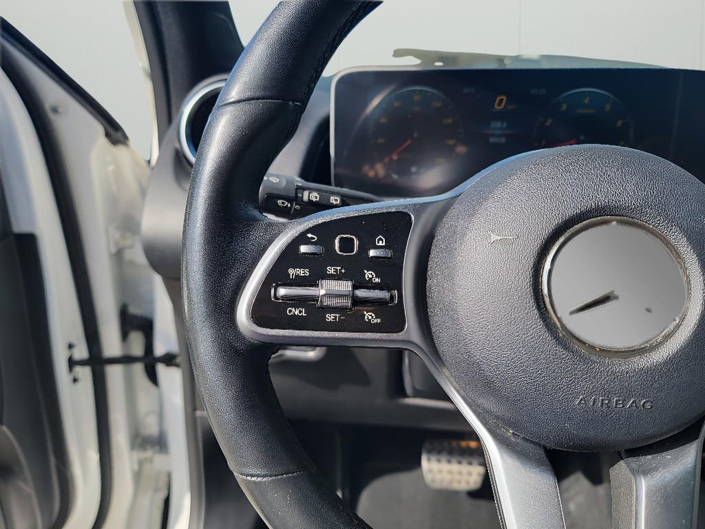 Used 2020 Mercedes-Benz GLB 250 4MATIC image 15