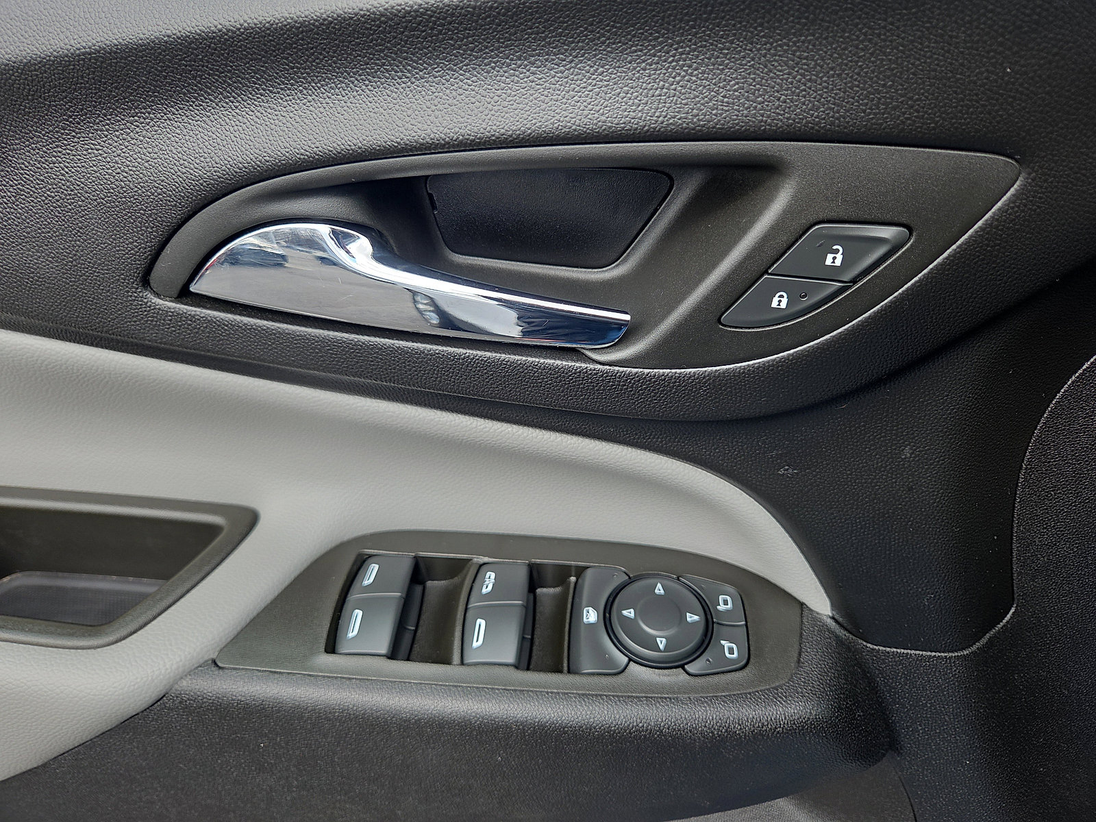 Certified 2024 Chevrolet Equinox LS w/ LS Convenience Package image 30