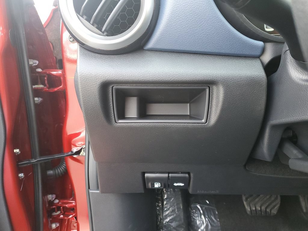 New 2025 Nissan Versa SV w/ Trunk Package FWD image 18