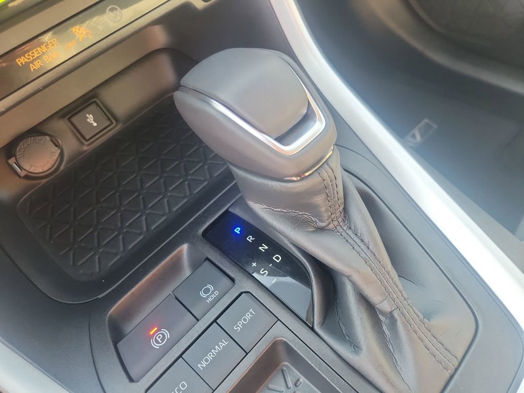 Certified 2022 Toyota RAV4 XLE Premium image 32