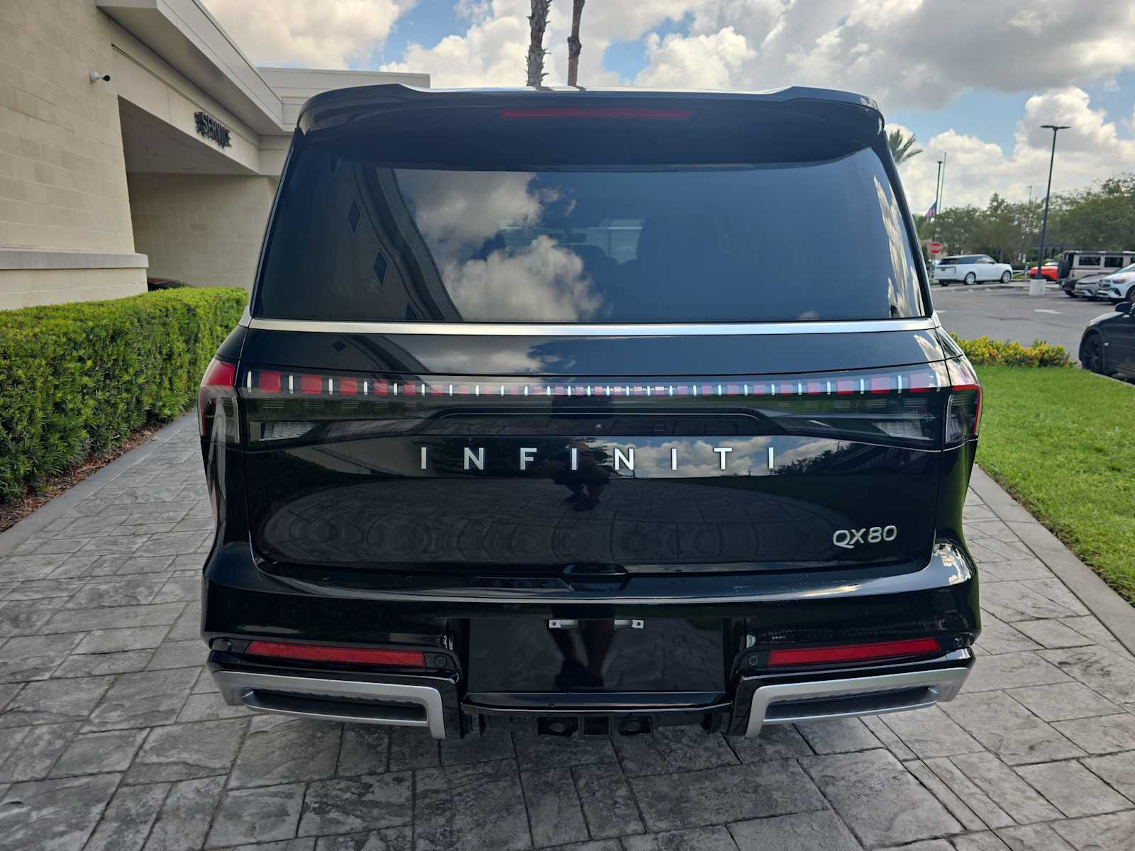 Certified 2025 INFINITI QX80 Pure RWD image 5