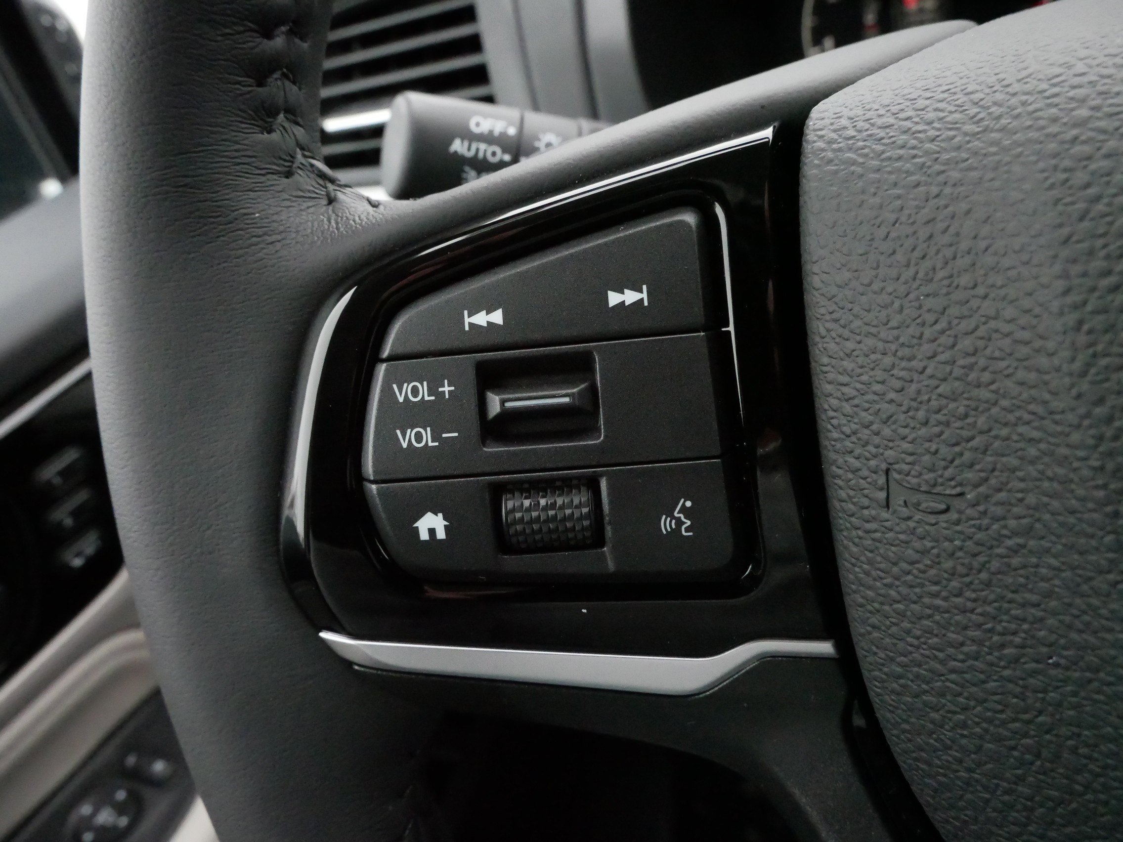 Certified 2026 Honda Odyssey Touring image 26