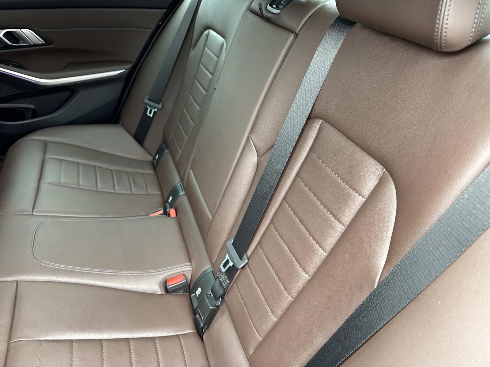 Used 2022 BMW 330i xDrive Sedan w/ Premium Package image 13