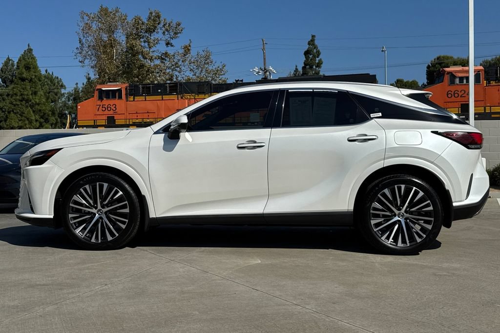 Used 2025 Lexus RX 350 Premium Plus w/ Accessory Package (Z1) FWD image 9