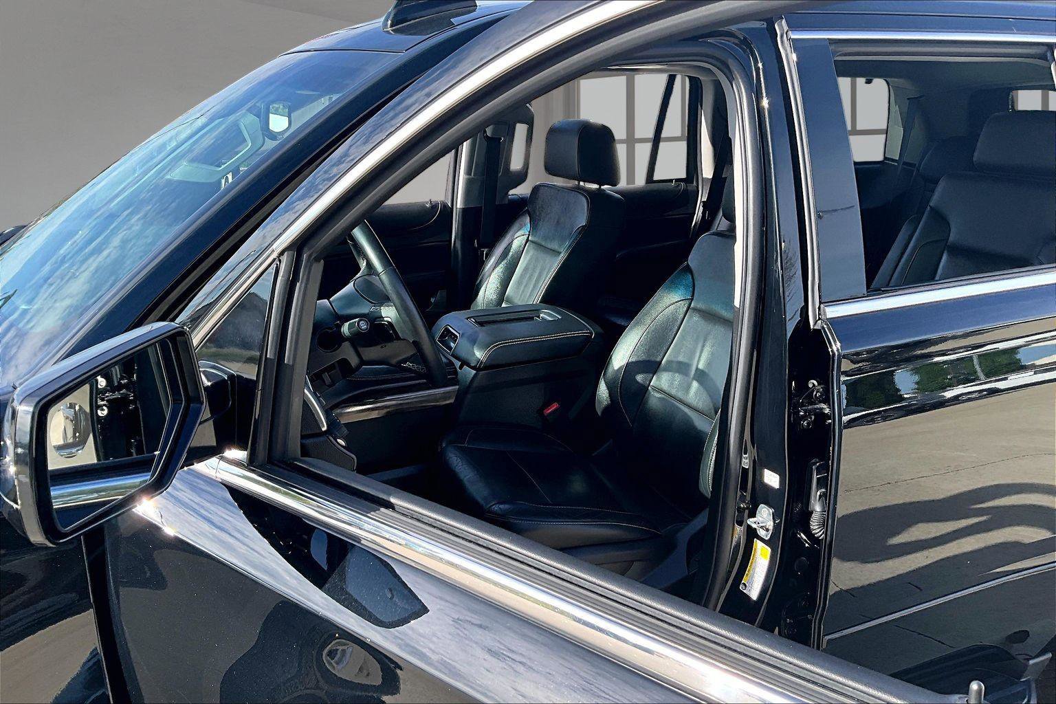 Used 2018 Chevrolet Tahoe LT AWD/4WD image 26