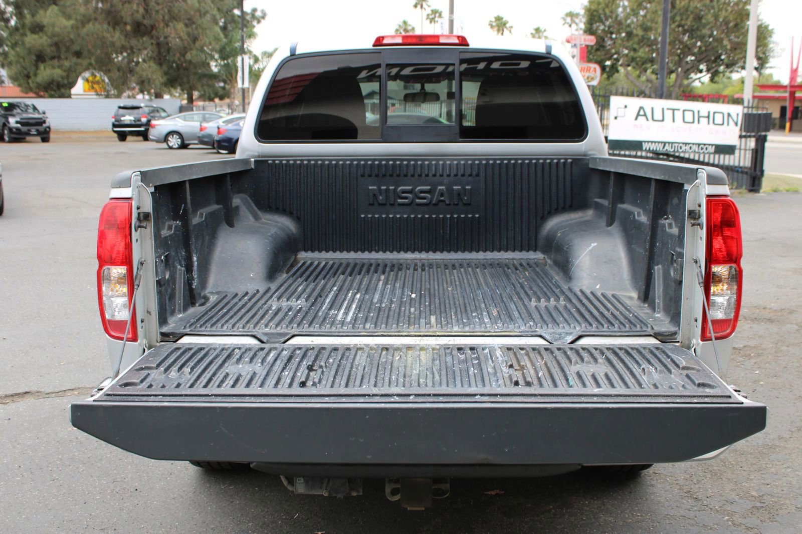 Used 2014 Nissan Frontier SV image 5