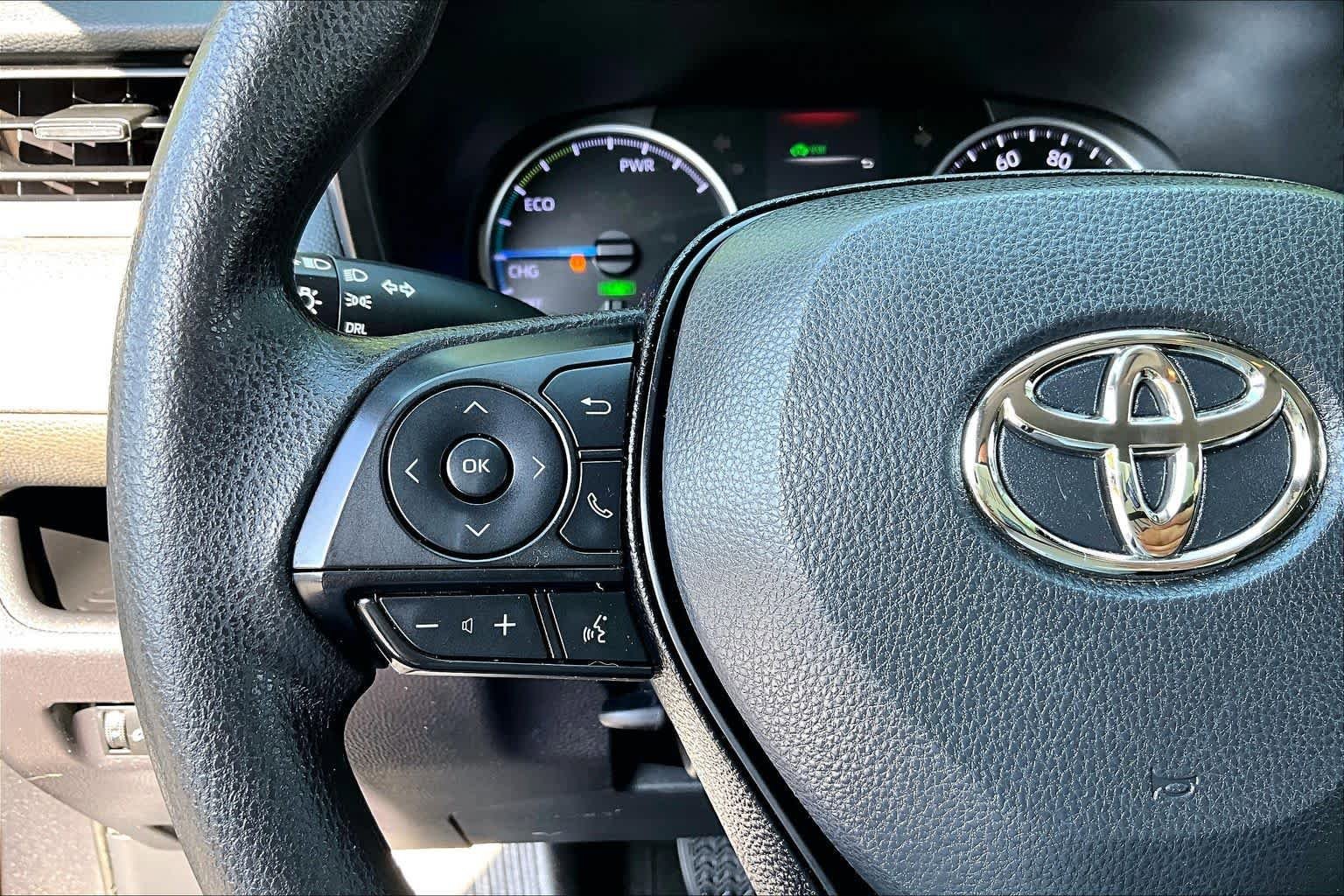 Used 2019 Toyota RAV4 LE AWD/4WD image 23