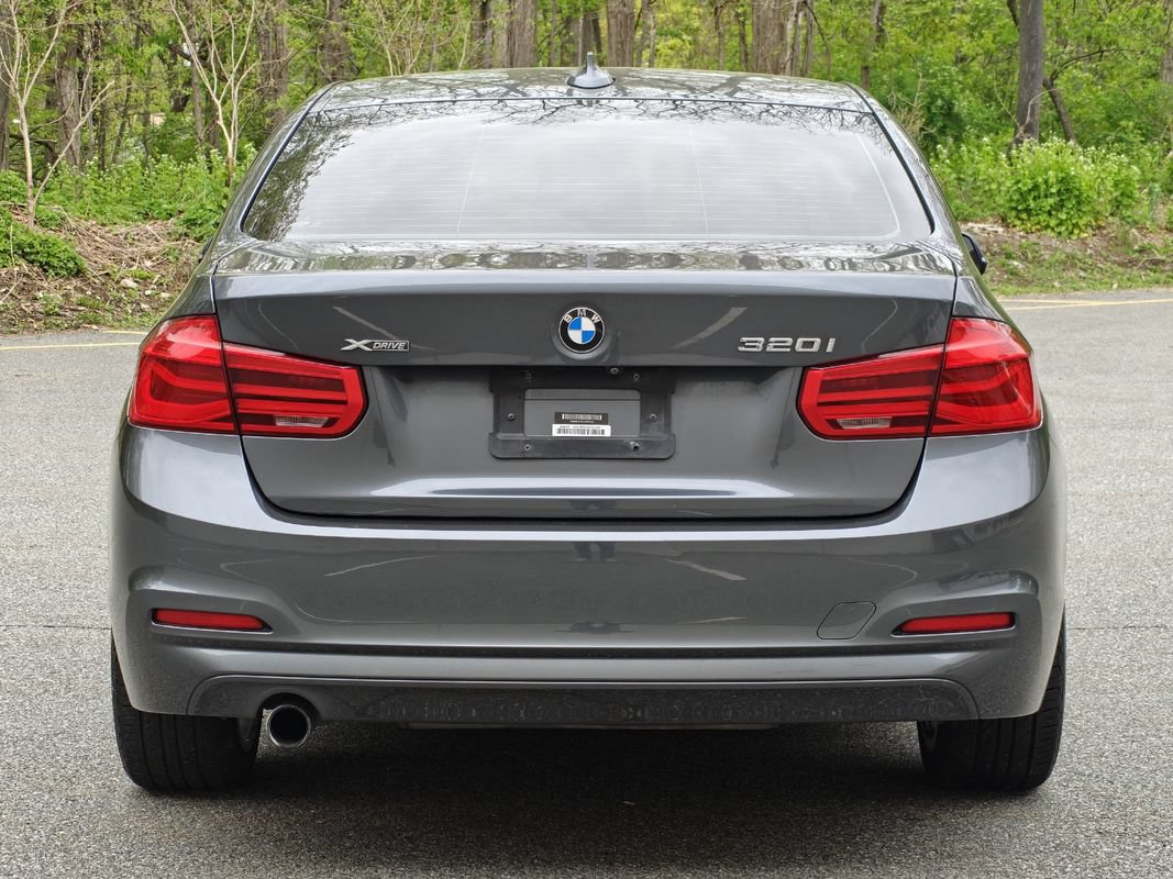 Used 2018 BMW 320i xDrive Sedan w/ Convenience Package AWD/4WD image 6