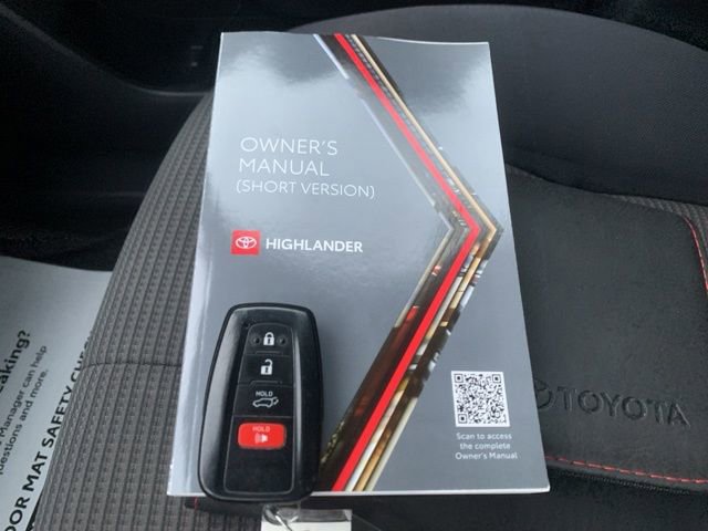 Used 2023 Toyota Highlander LE image 30
