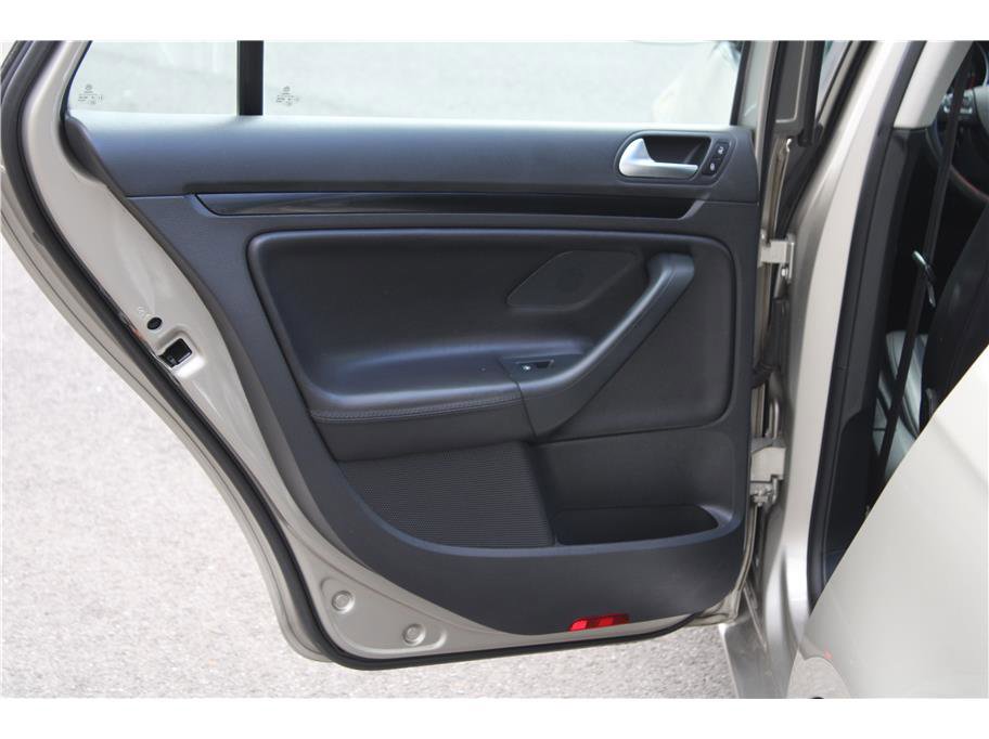 Used 2013 Volkswagen Jetta TDI image 11