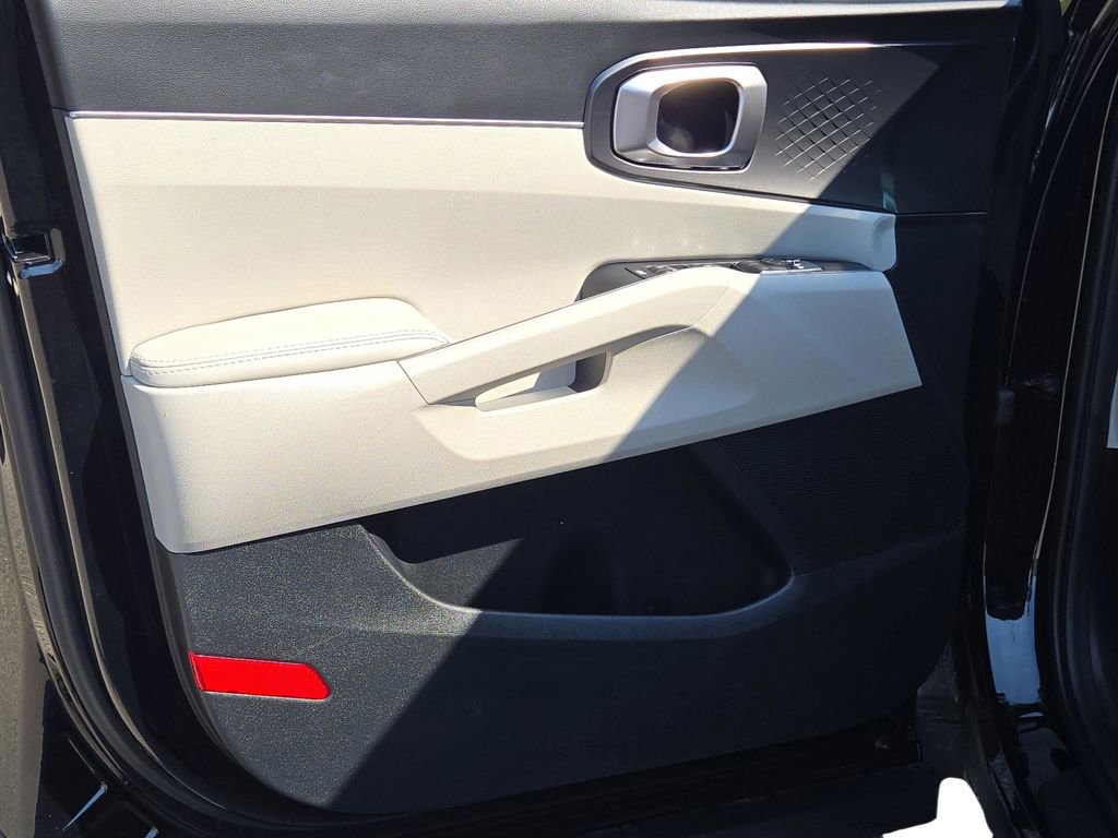 Certified 2024 Kia Sorento EX w/ Panoramic Sunroof Package image 16