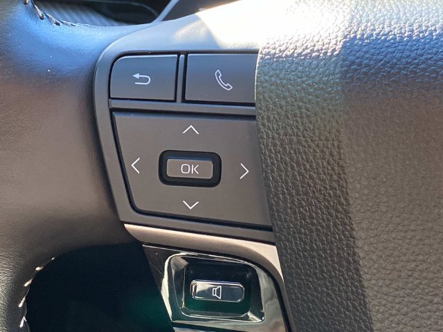 Used 2025 Toyota Camry SE w/ Multimedia Upgrade Package FWD image 18