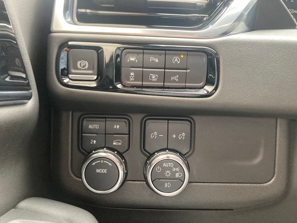 Used 2025 GMC Yukon Elevation AWD/4WD image 29