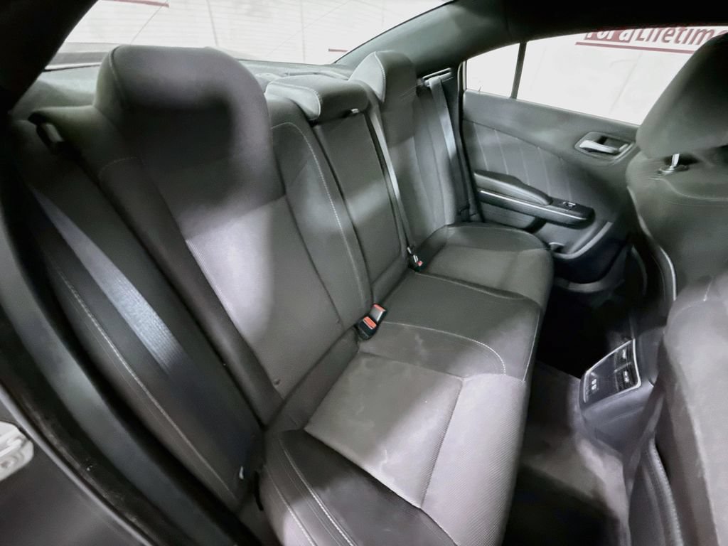 Used 2018 Dodge Charger R/T Scat Pack w/ Driver Confidence Group RWD image 29