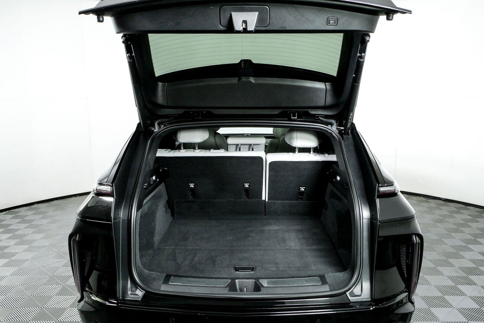 Certified 2024 Cadillac Lyriq Sport RWD image 30