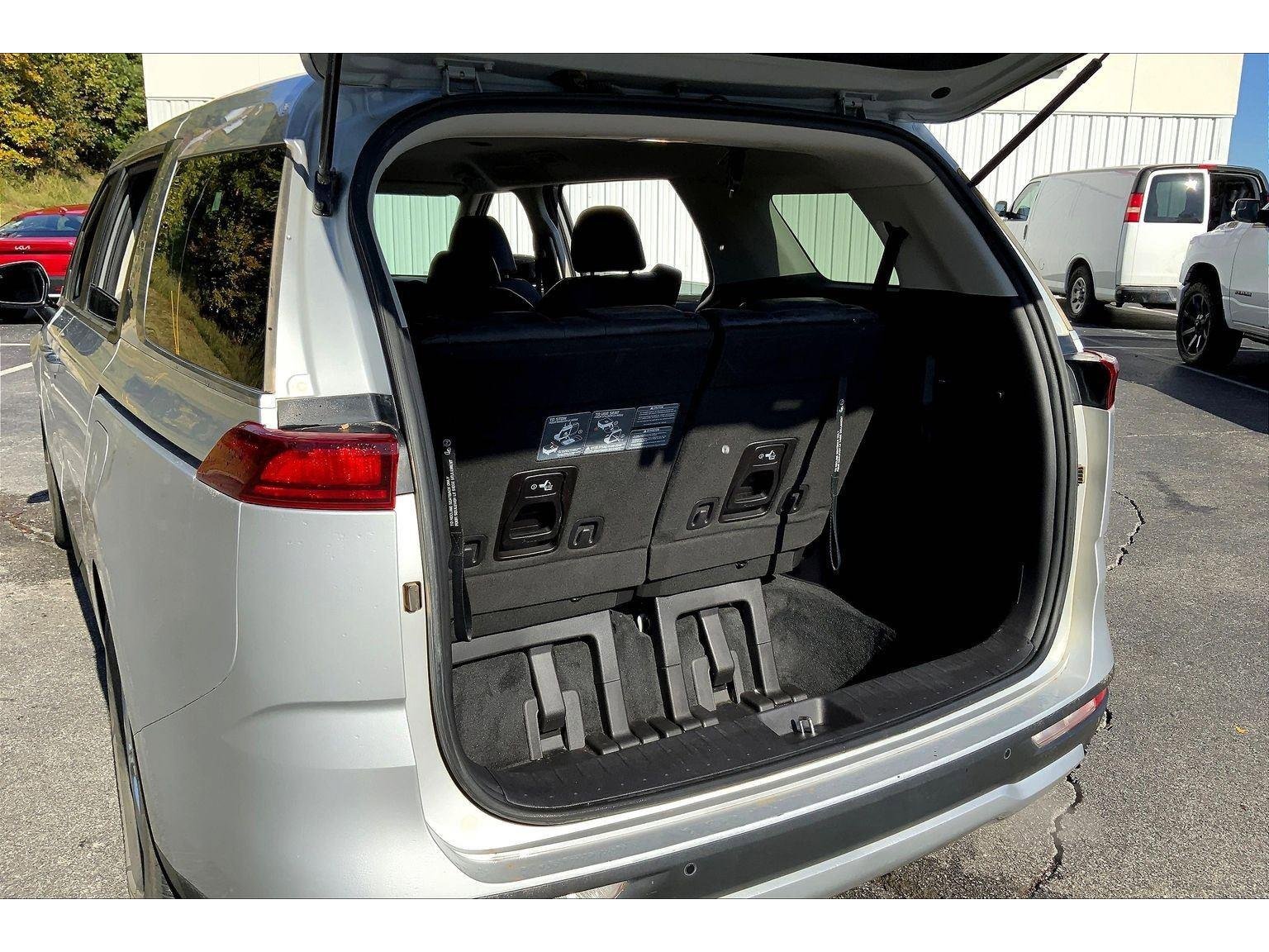 Used 2023 Kia Carnival LX image 27