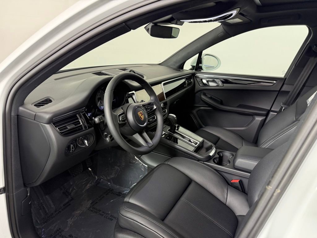 New 2026 Porsche Macan S image 4
