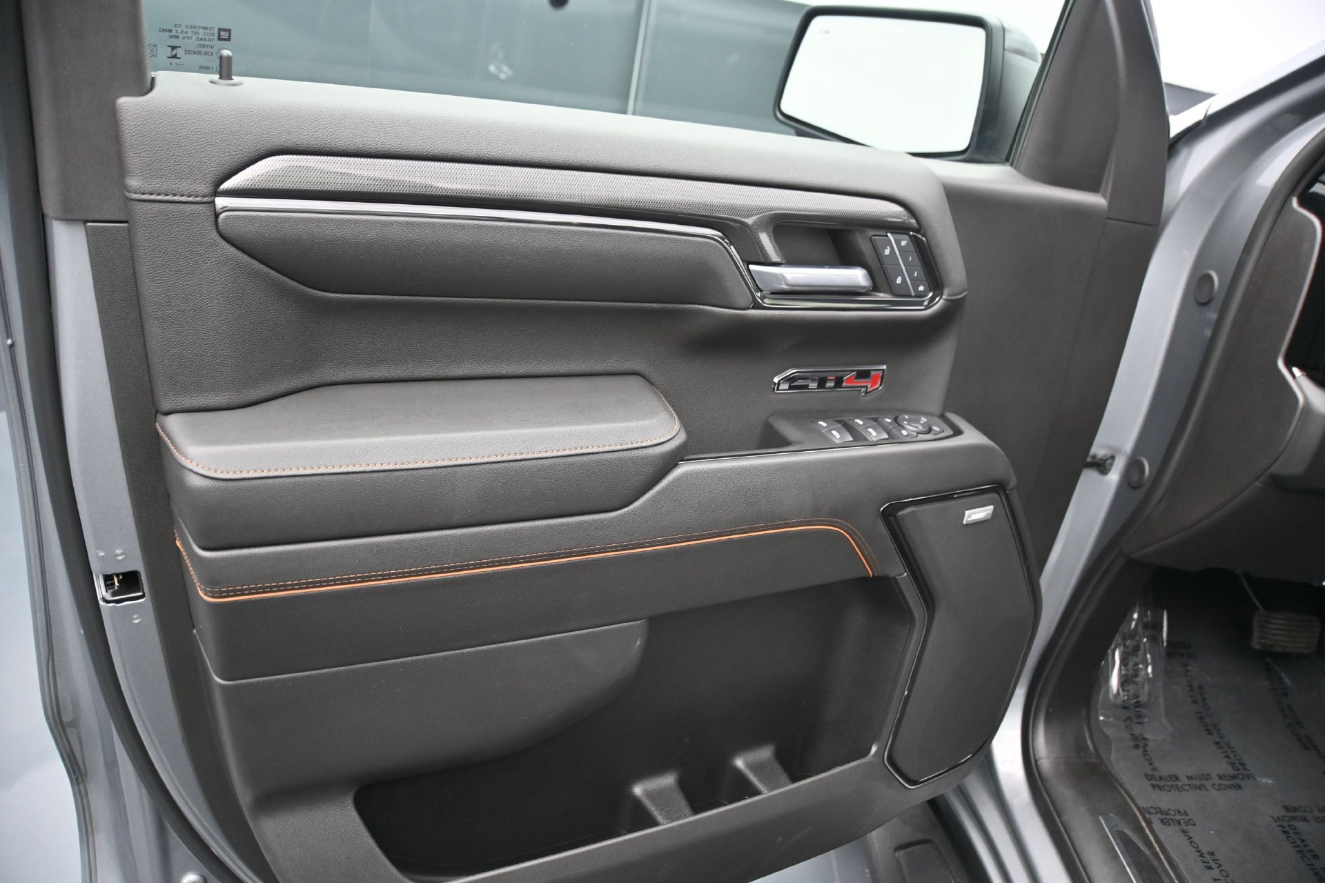 Used 2024 GMC Sierra 1500 AT4 w/ Technology Package AWD/4WD image 16