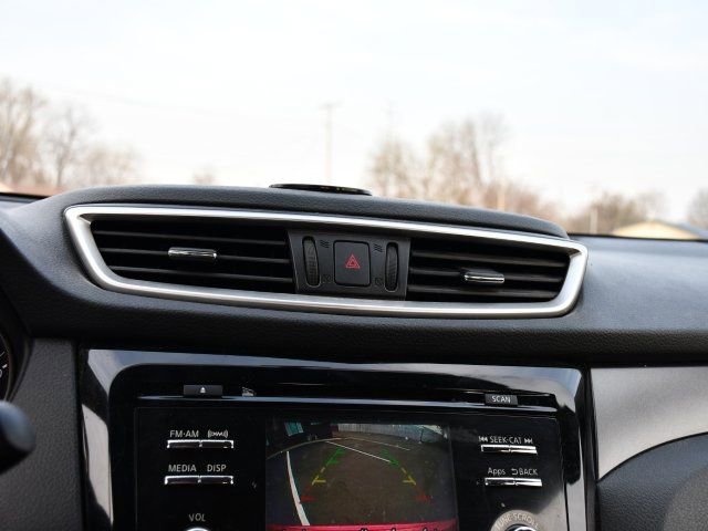 Used 2015 Nissan Rogue S image 11