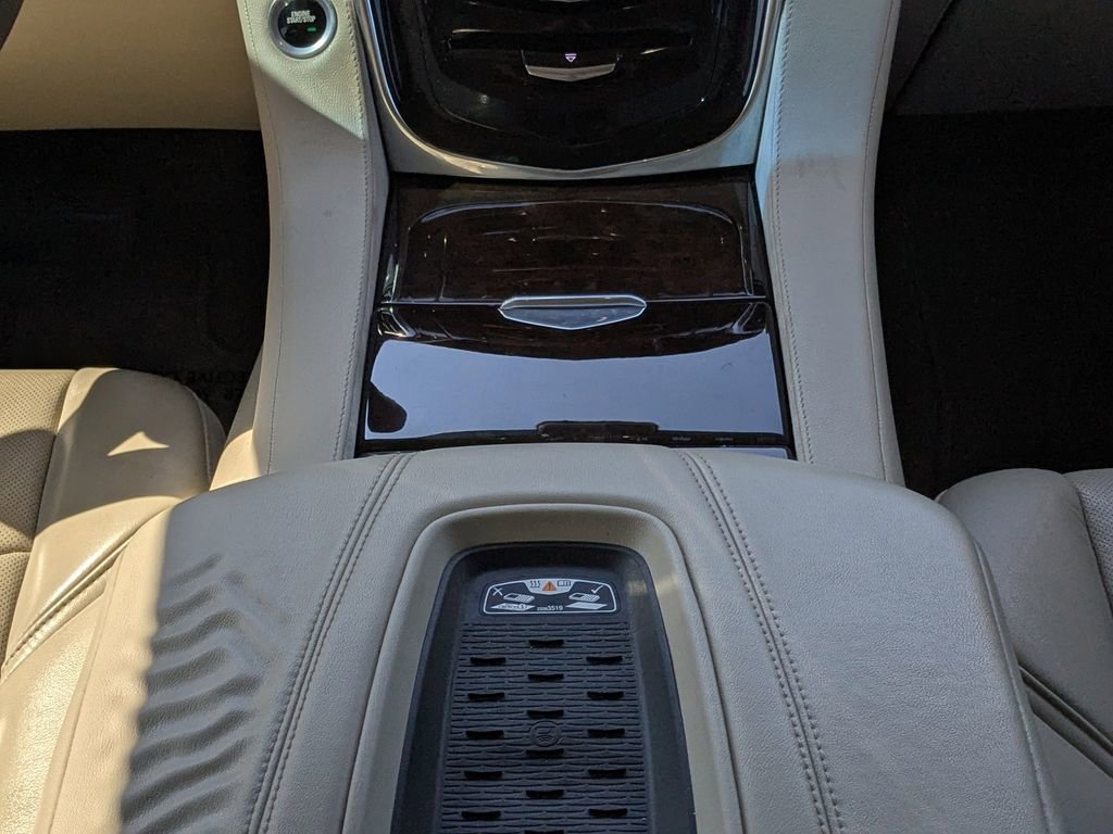 Used 2017 Cadillac Escalade Luxury image 16